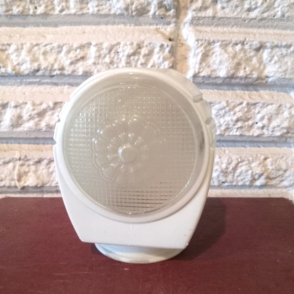 Vintage Antique Porch Light Fixture - Picture 1 of 6